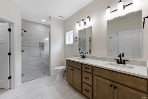 8245 Caverango Boulevard Fort Wayne IN 46815