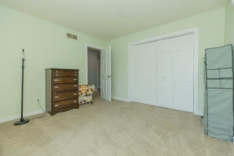 8030 Crestwood Court Evansville IN 47715