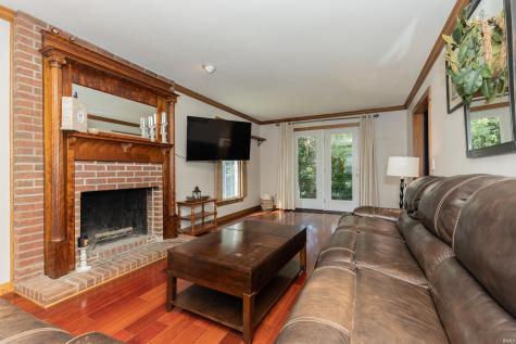 8030 Crestwood Court Evansville IN 47715