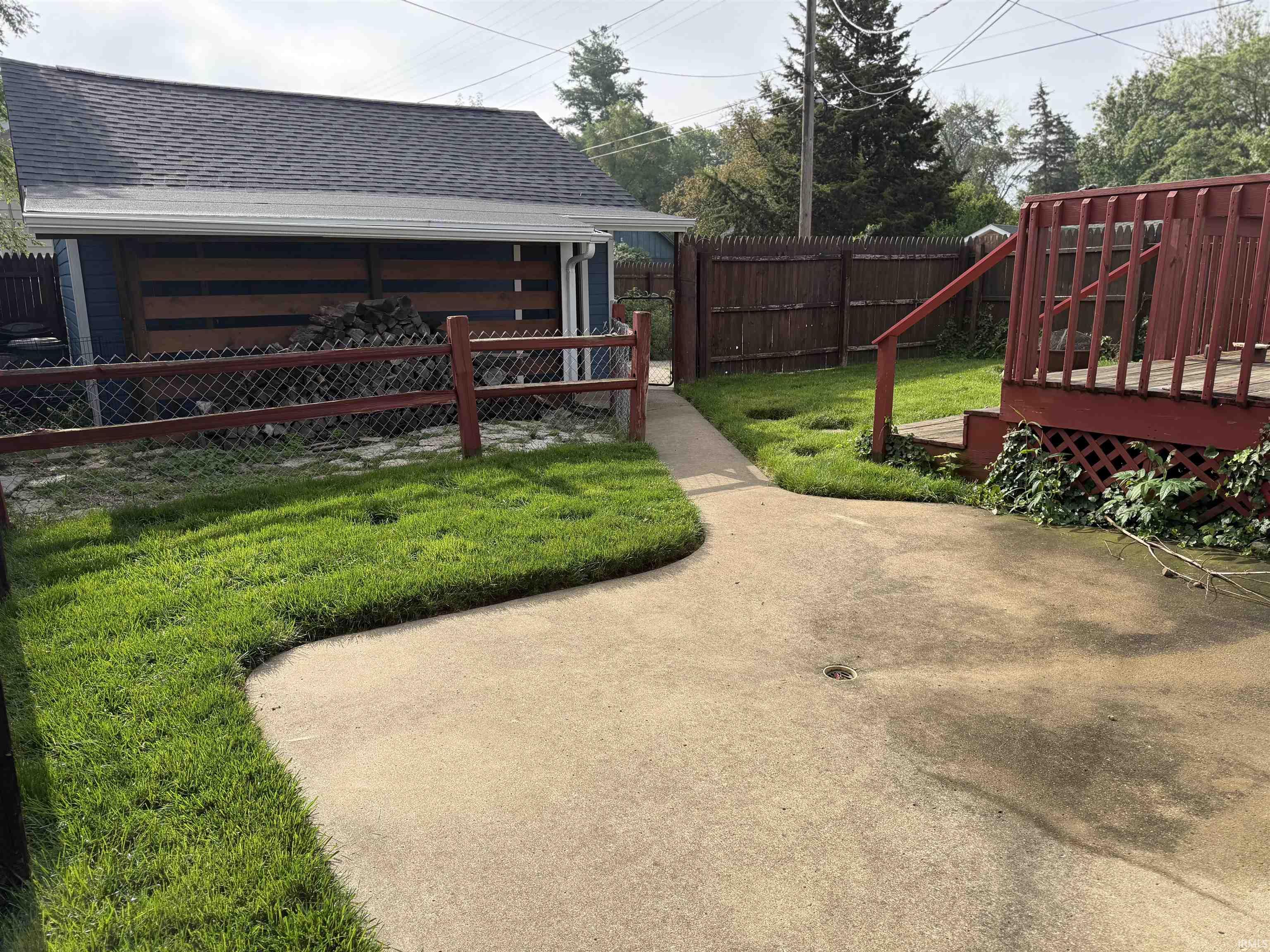944 Oakland Street South Bend IN 46615