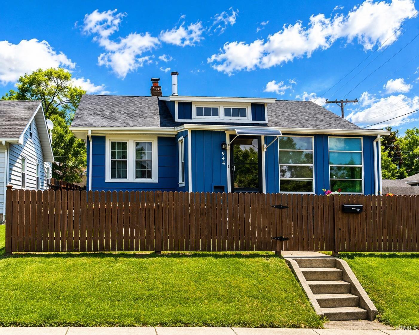 944 Oakland Street South Bend IN 46615