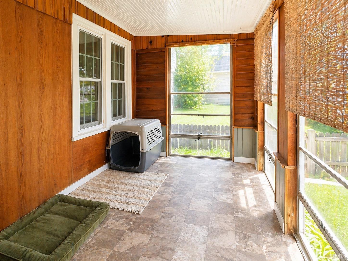 944 Oakland Street South Bend IN 46615