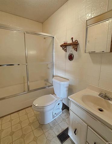 1570 E 300 S Washington IN 47501