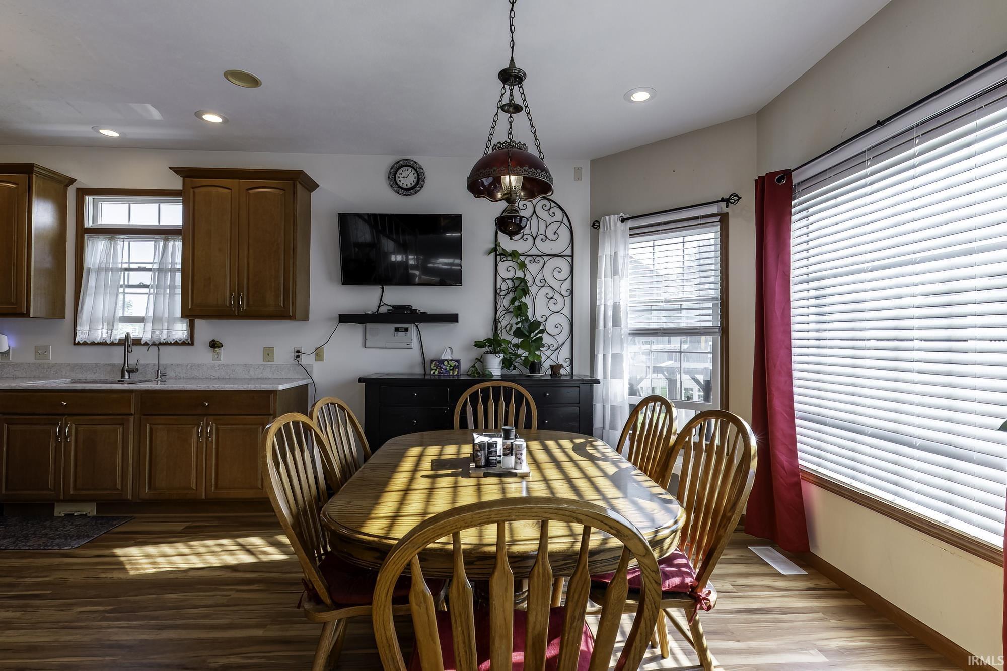858 N Persimmon Drive Warsaw IN 46582