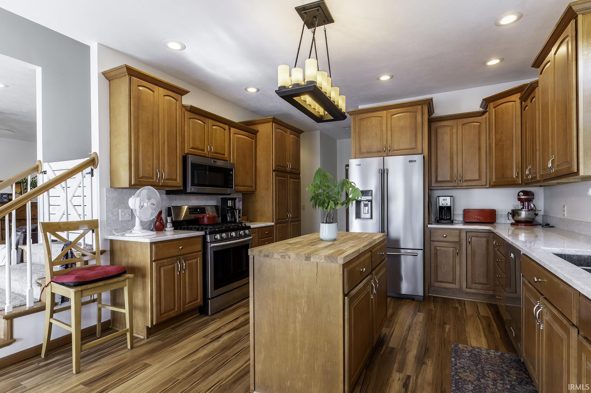 858 N Persimmon Drive Warsaw IN 46582
