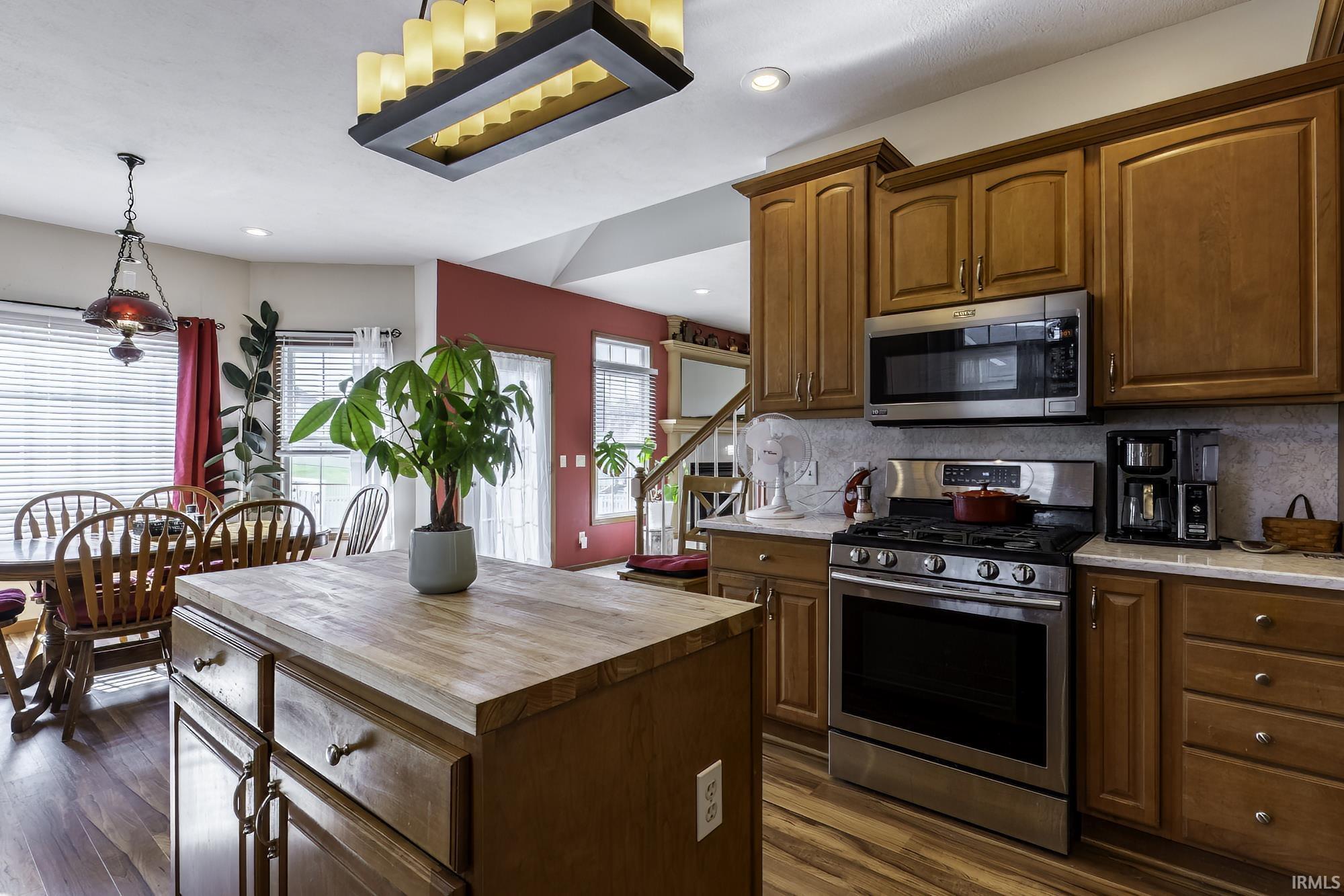 858 N Persimmon Drive Warsaw IN 46582