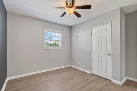 1926 Ravenswood Drive Evansville IN 47714