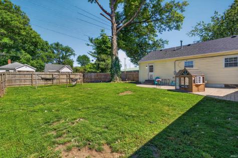 1926 Ravenswood Drive Evansville IN 47714