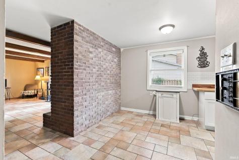 6109 Graymoor Lane Fort Wayne IN 46835