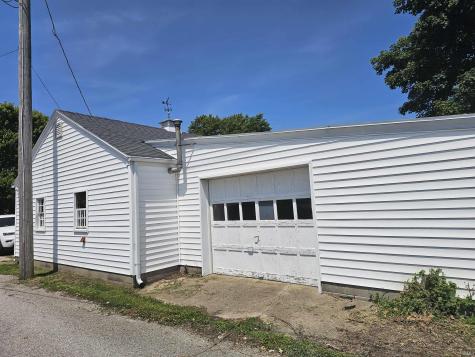 106 E Beckley Street Royal Center IN 46978