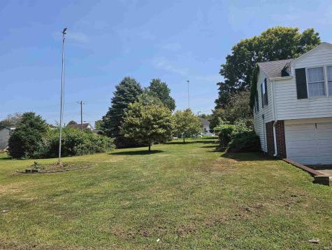 106 E Beckley Street Royal Center IN 46978