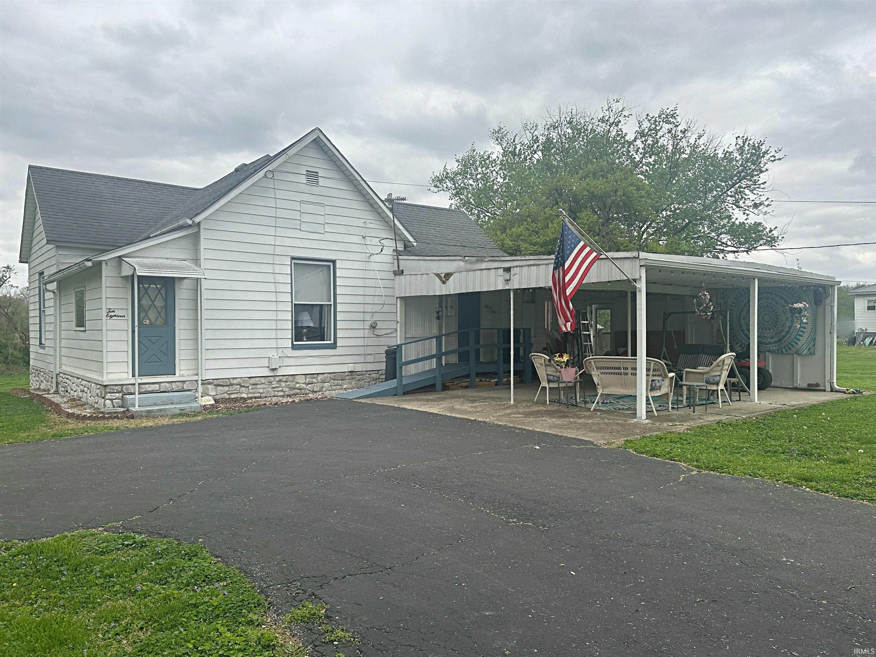 1018 W 1st Street Bicknell IN 47512