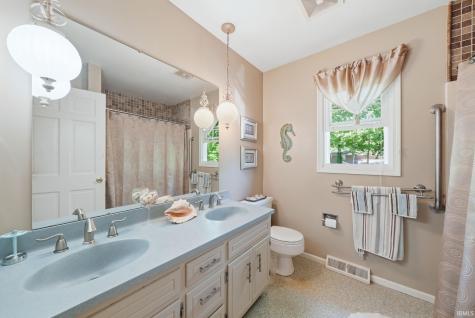 8219 Quincy Court Fort Wayne IN 46835
