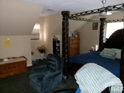 290 W Prarie Street Lyons IN 47443