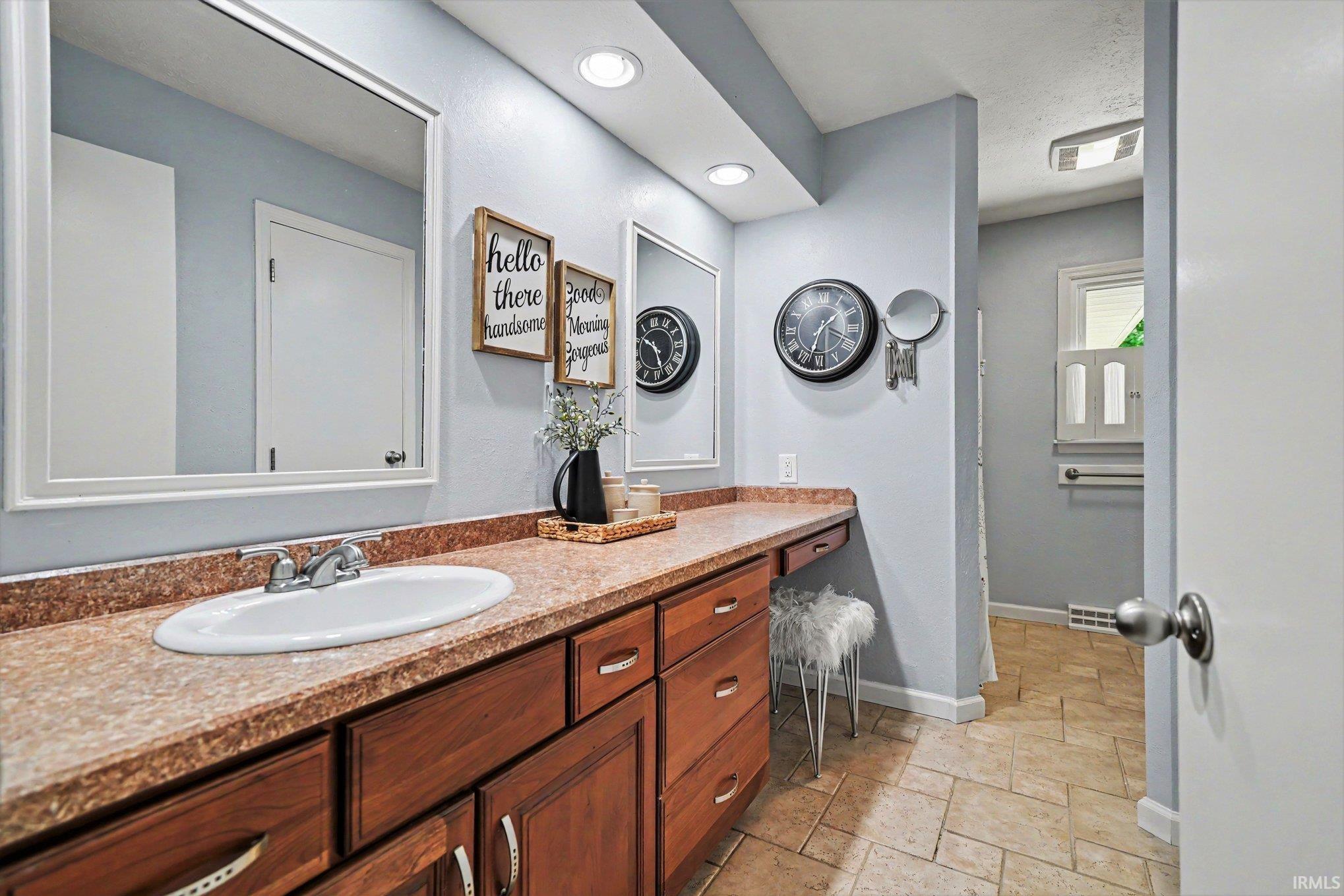 4 Arbor Court Nappanee IN 46550
