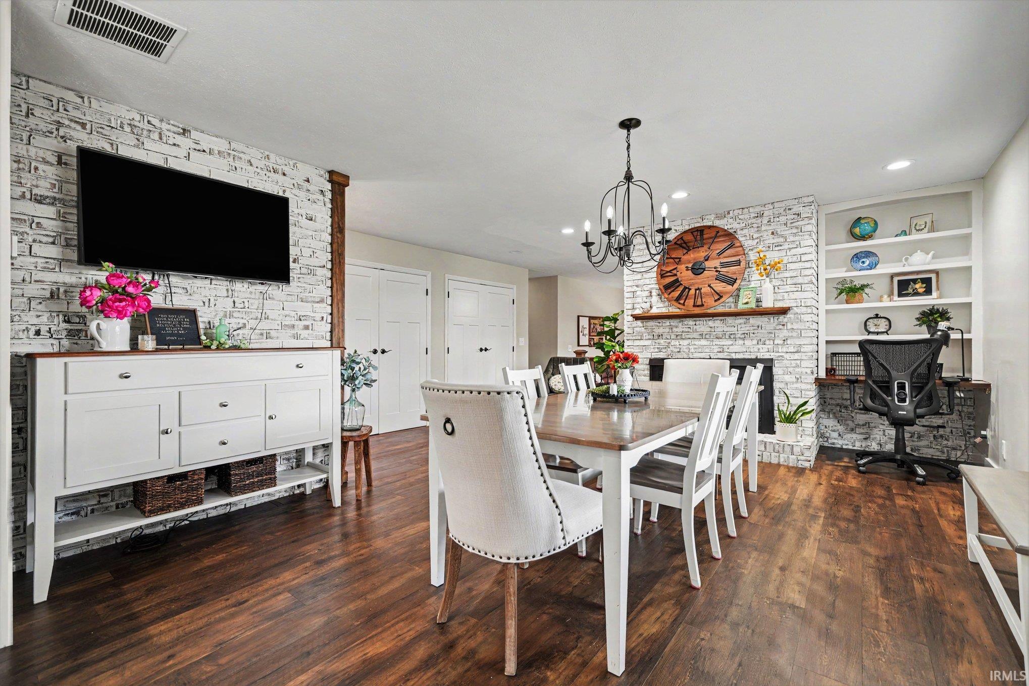 4 Arbor Court Nappanee IN 46550