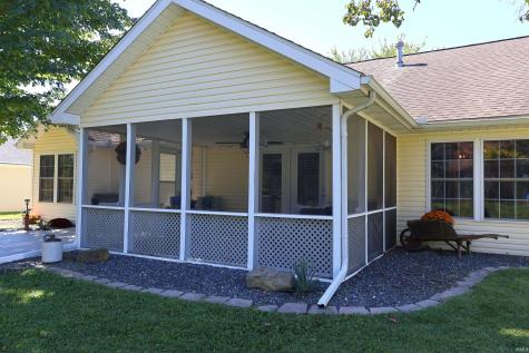 1805 Redbud Court Huntingburg IN 47542