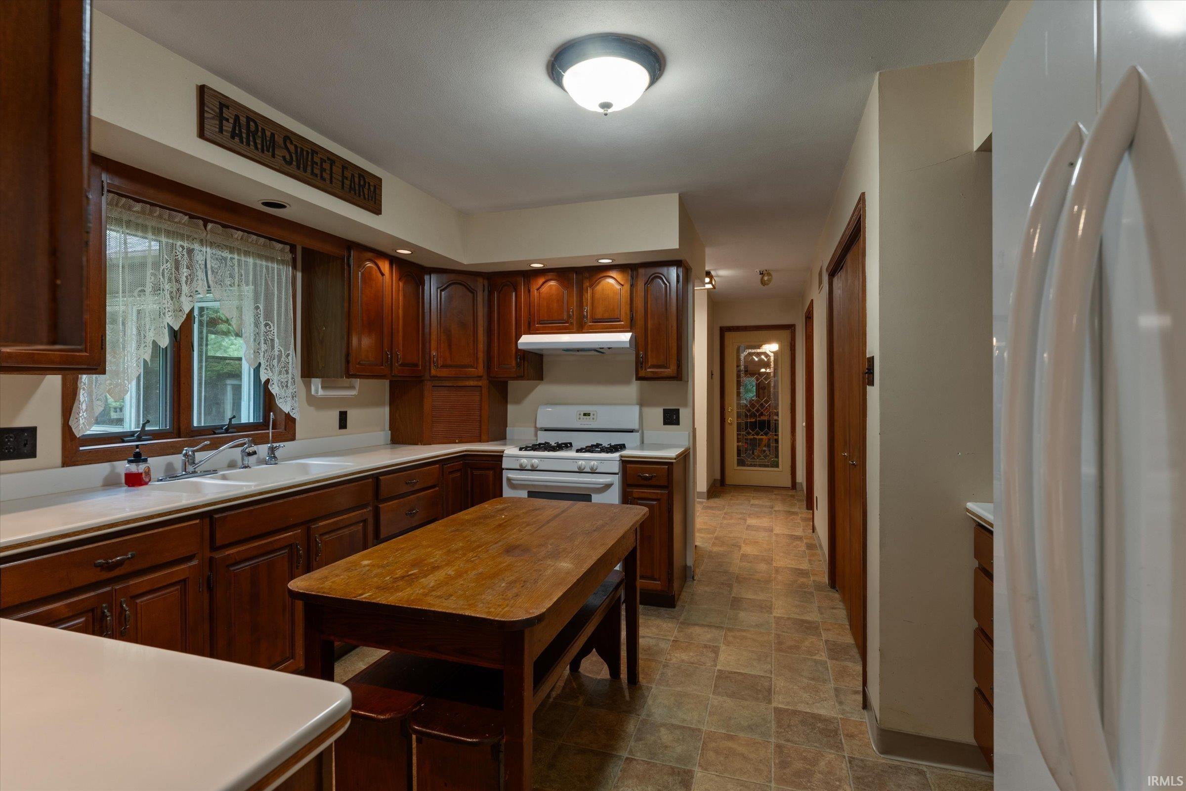 51565 Maplewood Drive Elkhart IN 46514