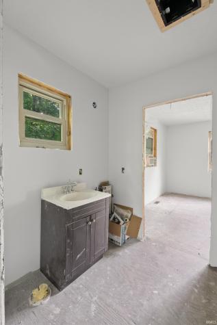 6709 E South Barbee Drive Pierceton IN 46562
