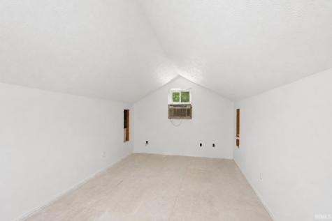 6709 E South Barbee Drive Pierceton IN 46562