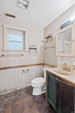 6709 E South Barbee Drive Pierceton IN 46562