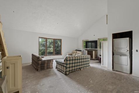 6709 E South Barbee Drive Pierceton IN 46562
