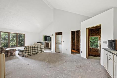 6709 E South Barbee Drive Pierceton IN 46562