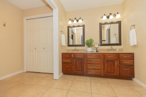 2700 Secretariat Court Evansville IN 47720