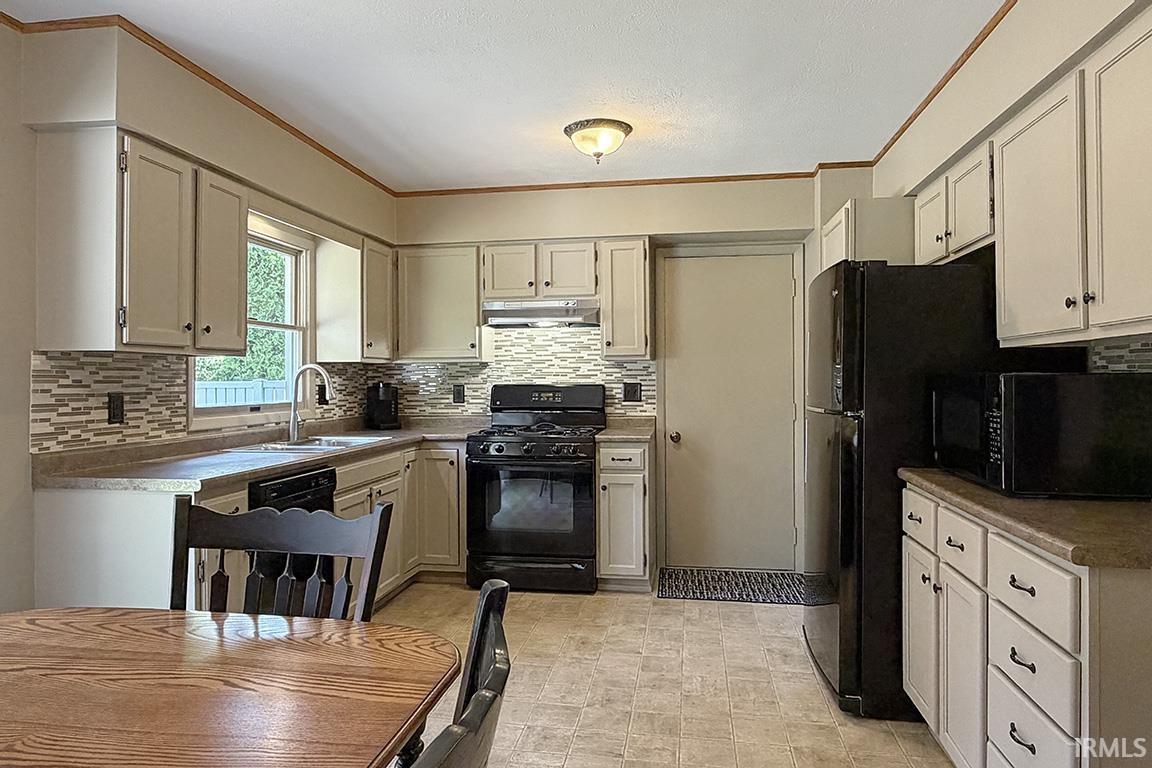 22097 Woodside Drive Bristol IN 46507