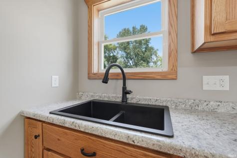 421 N Walnut Street Hartford City IN 47348