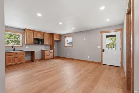 421 N Walnut Street Hartford City IN 47348