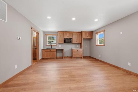 421 N Walnut Street Hartford City IN 47348