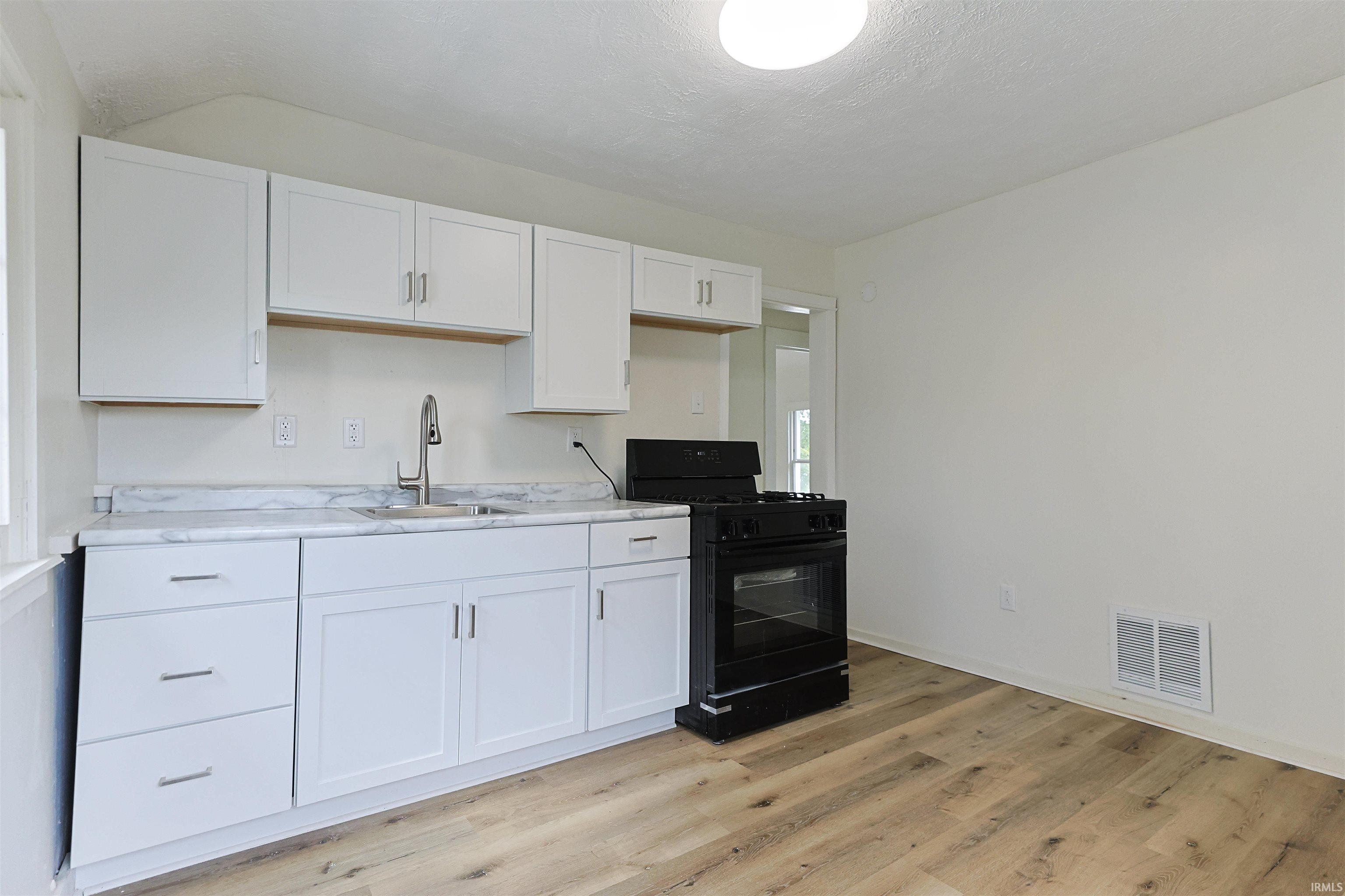 209 E 6th Street Mishawaka IN 46544