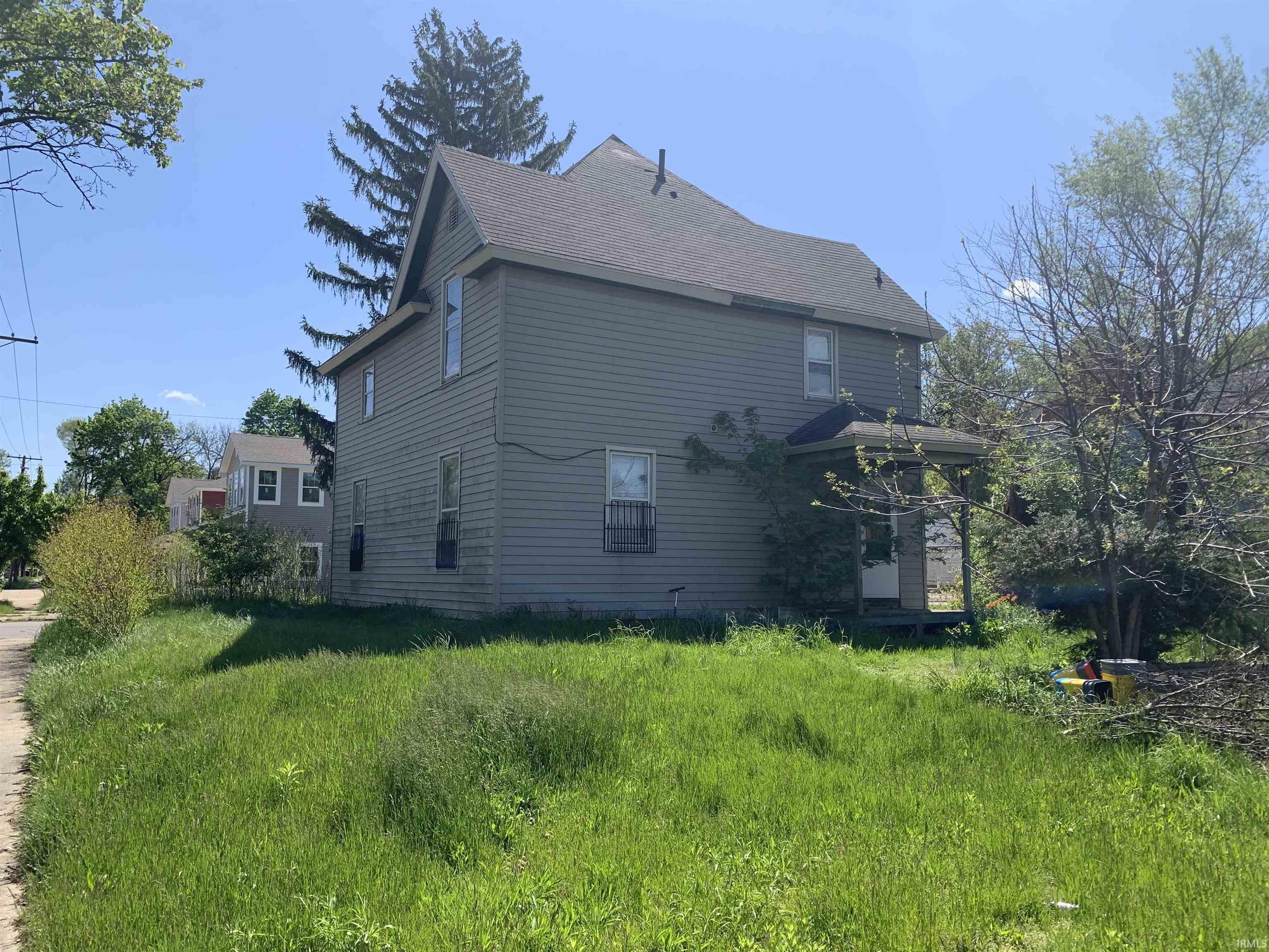 753 Cleveland Avenue South Bend IN 46628