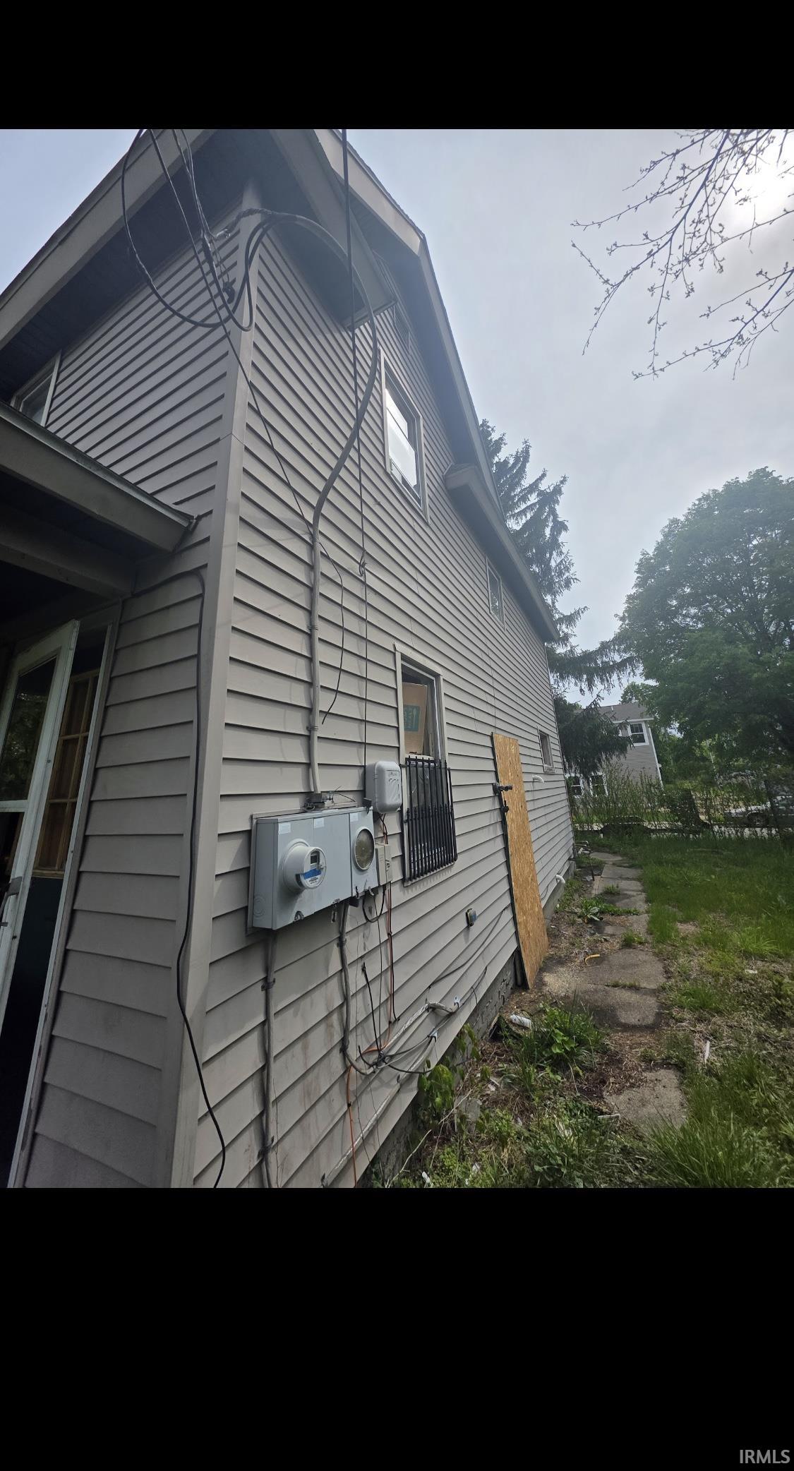 753 Cleveland Avenue South Bend IN 46628