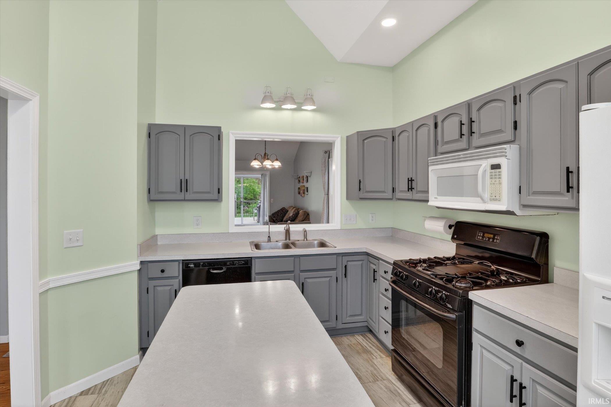 3221 W Wild Cherry Ridge Mishawaka IN 46544
