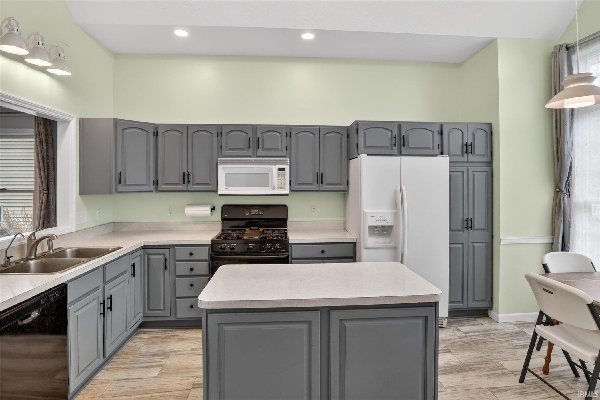 3221 W Wild Cherry Ridge Mishawaka IN 46544