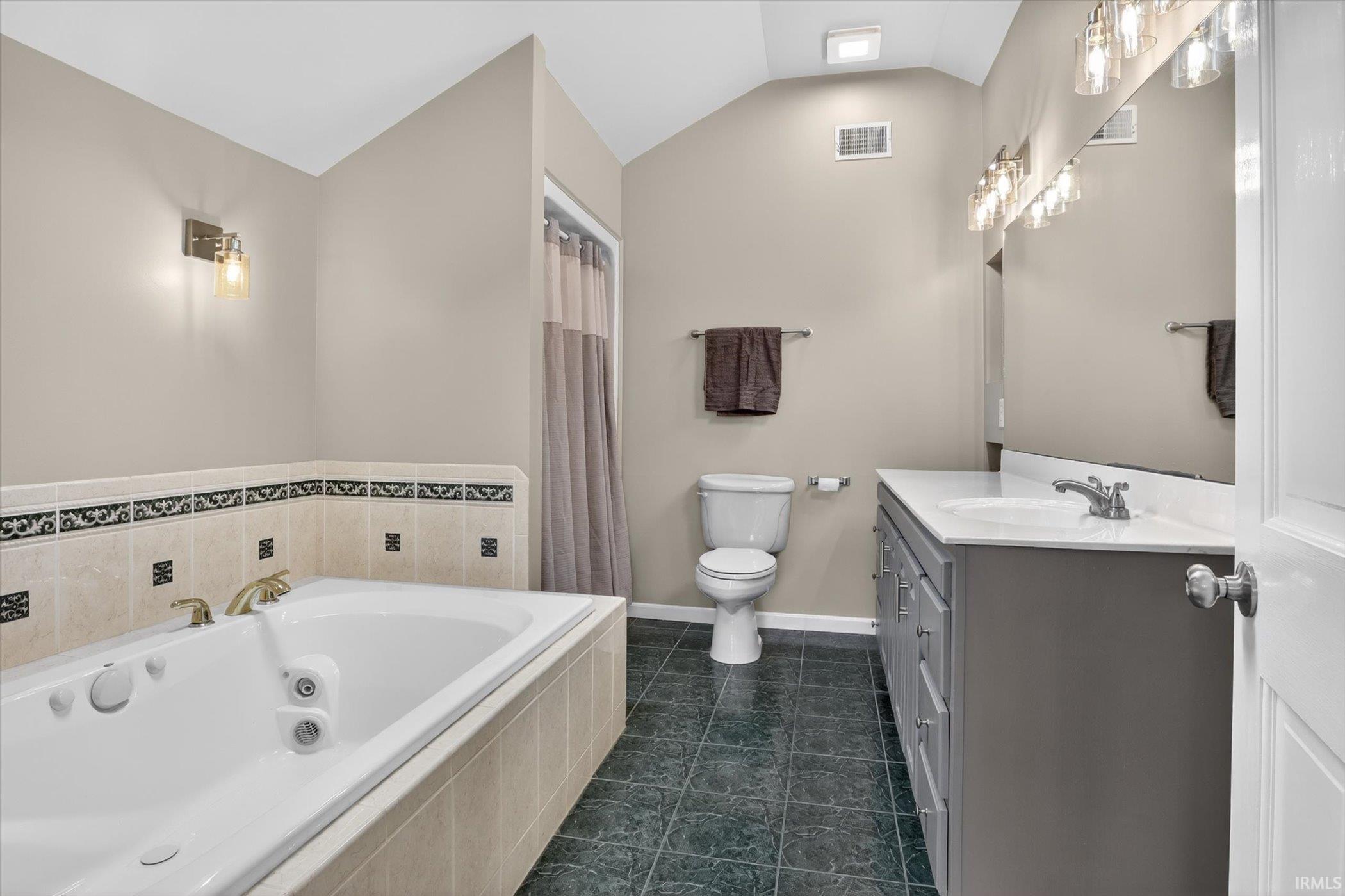 3221 W Wild Cherry Ridge Mishawaka IN 46544