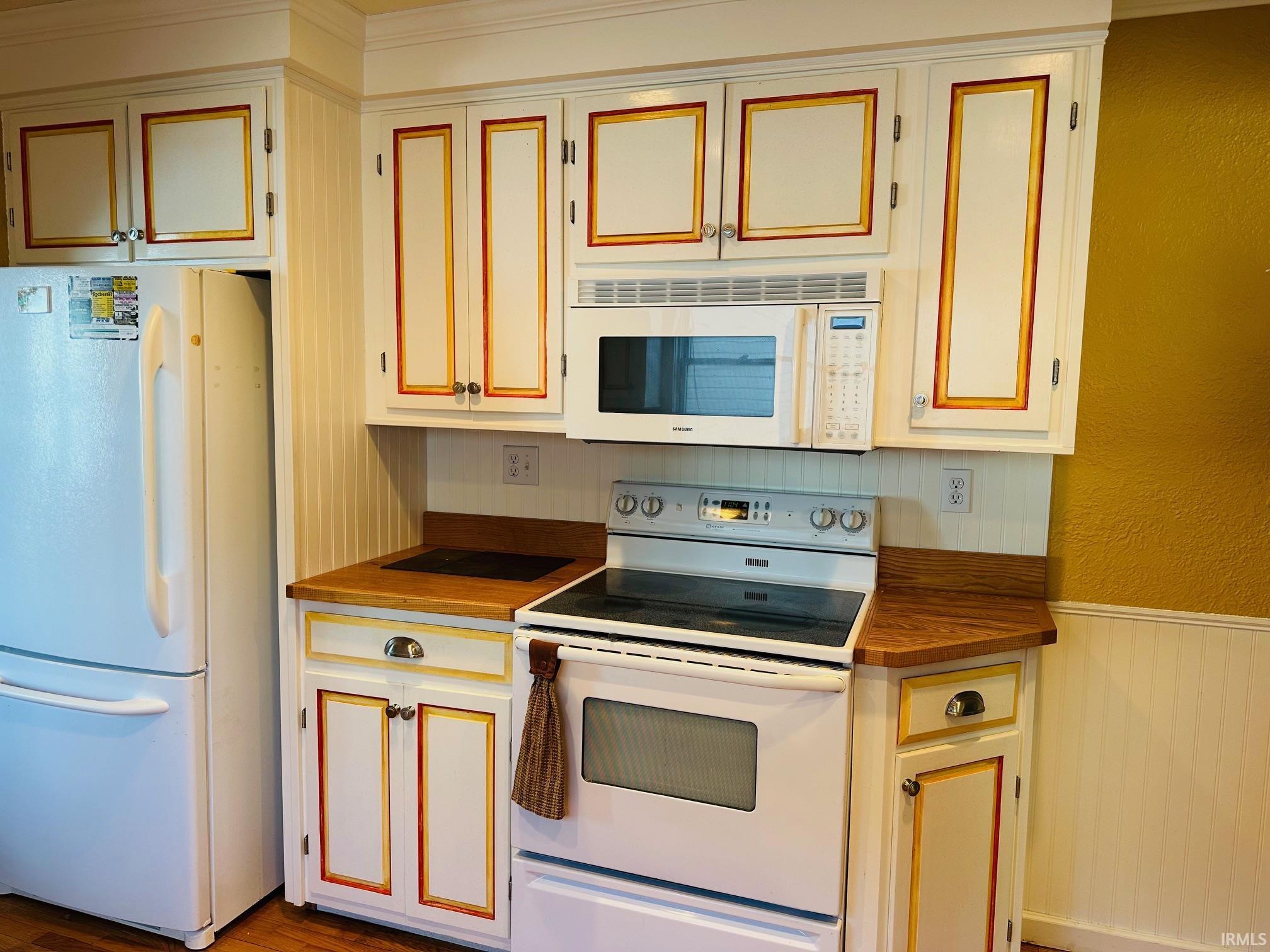2215 E State Rd 14 Highway Rochester IN 46975