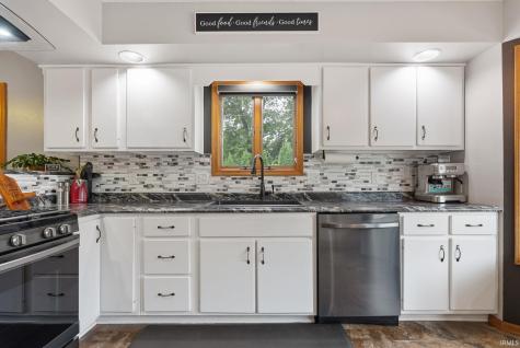 9022 S Bay Court New Haven IN 46774