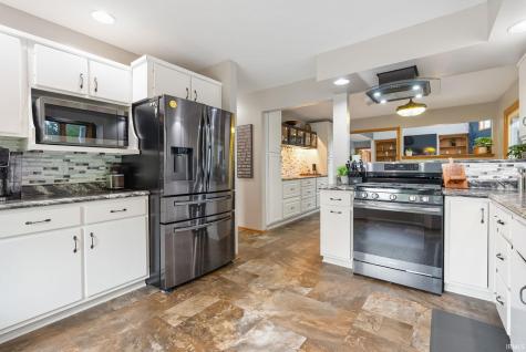9022 S Bay Court New Haven IN 46774