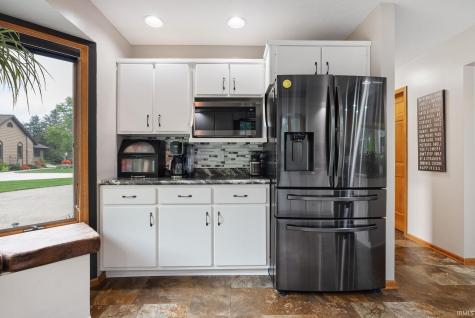 9022 S Bay Court New Haven IN 46774