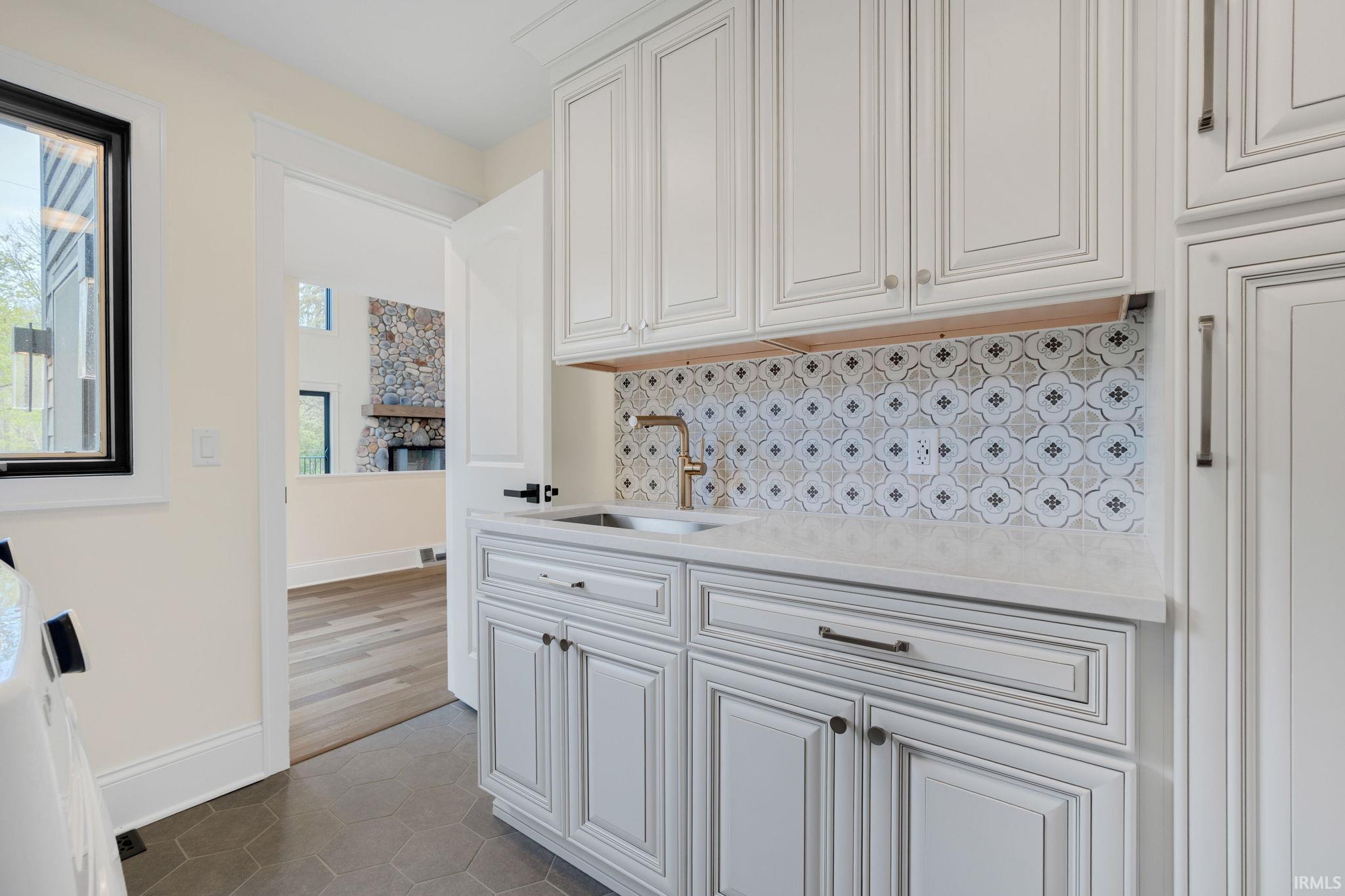 23551 In-4 Lakeville IN 46536