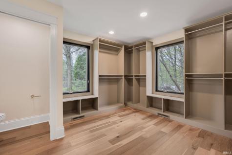 23551 In-4 Lakeville IN 46536