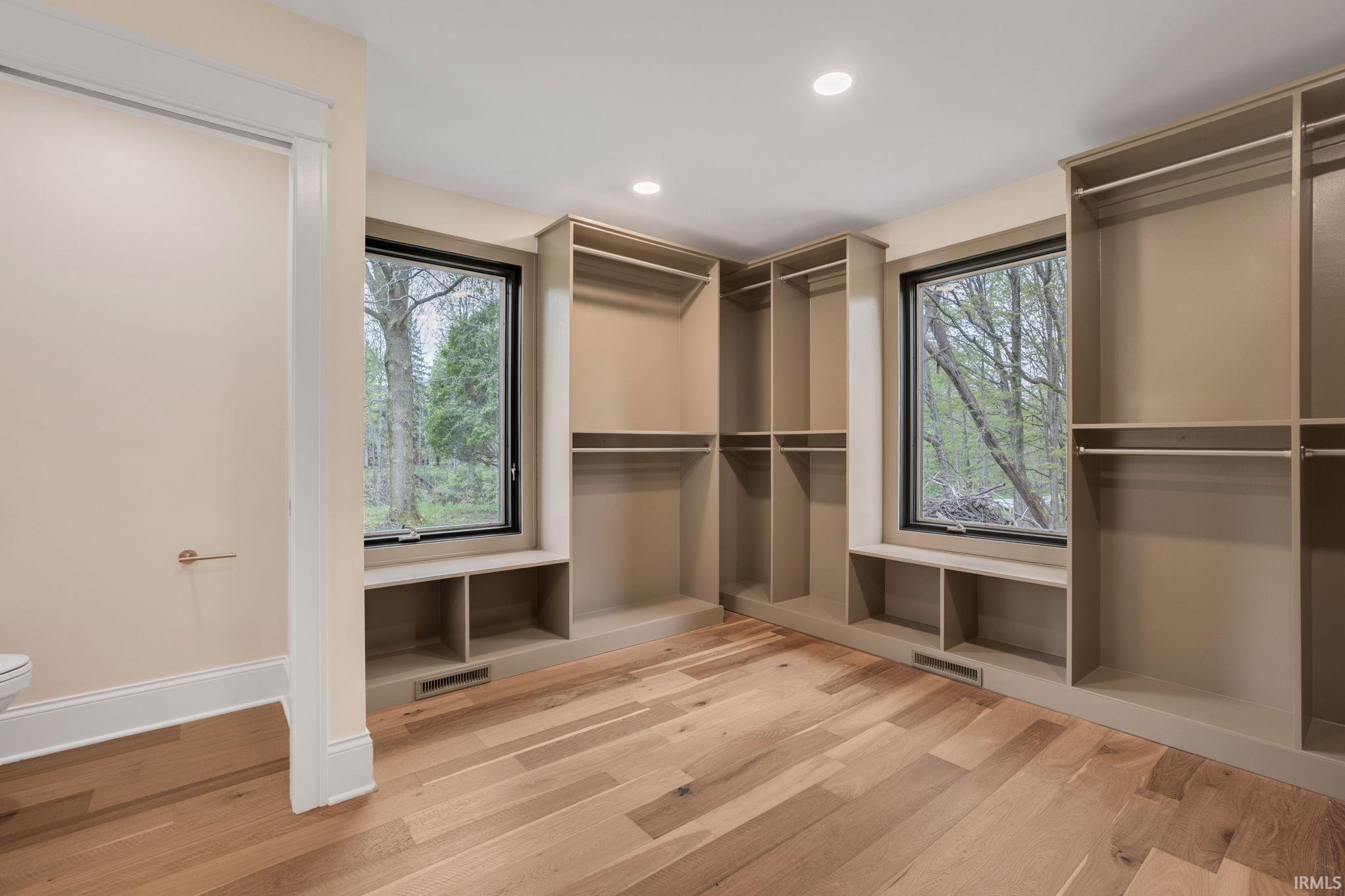23551 In-4 Lakeville IN 46536