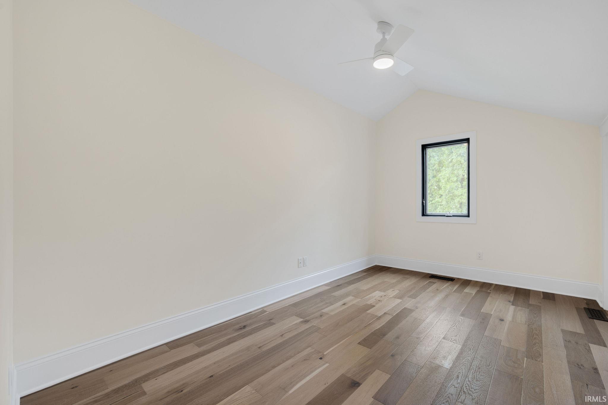 23551 In-4 Lakeville IN 46536