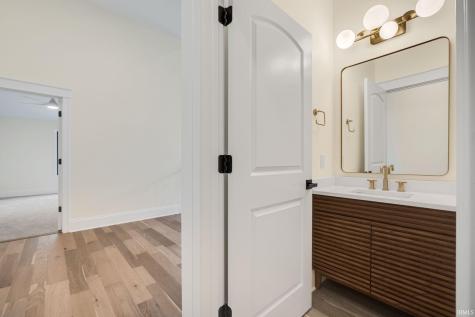 23551 In-4 Lakeville IN 46536