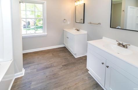 6301 E Oak Street Evansville IN 47715