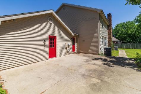 6301 E Oak Street Evansville IN 47715