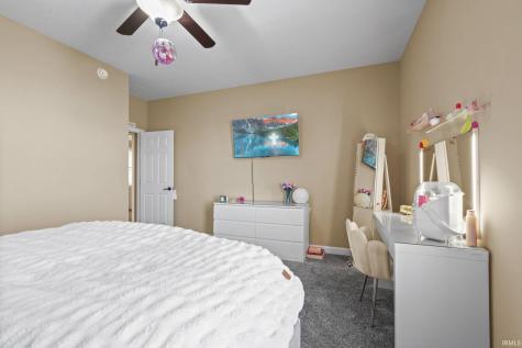713 N Wild Pine Drive Yorktown IN 47396